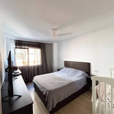 Rental of a cozy apartment with 3 bedrooms, 100 m², Alicante, Spain